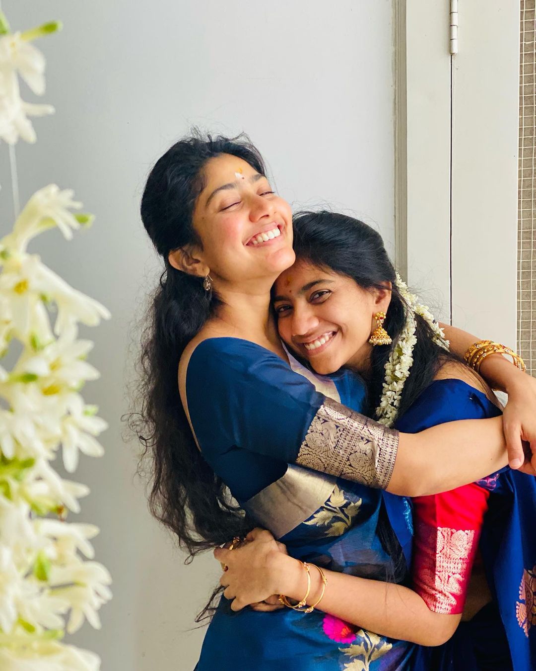 Sai Pallavi & her sister Pooja pics