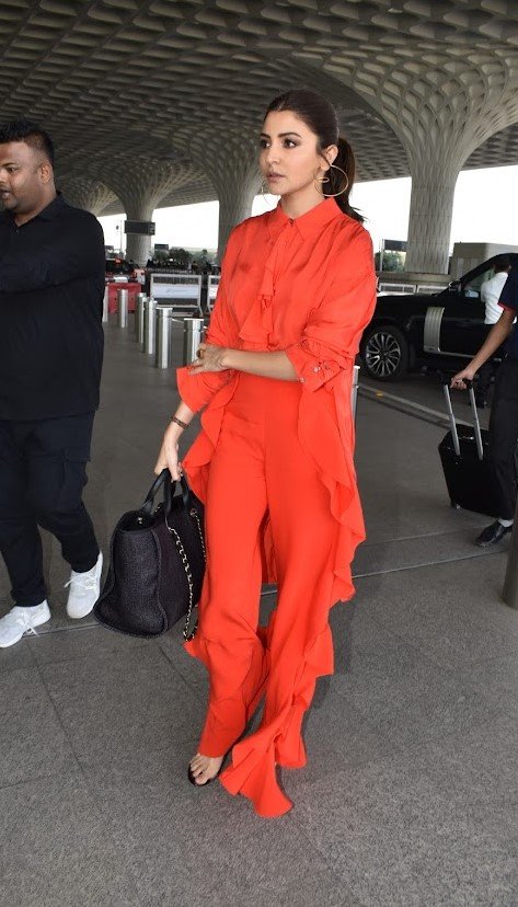 Anushka Sharma's airport look is the comfiest she's looked in a