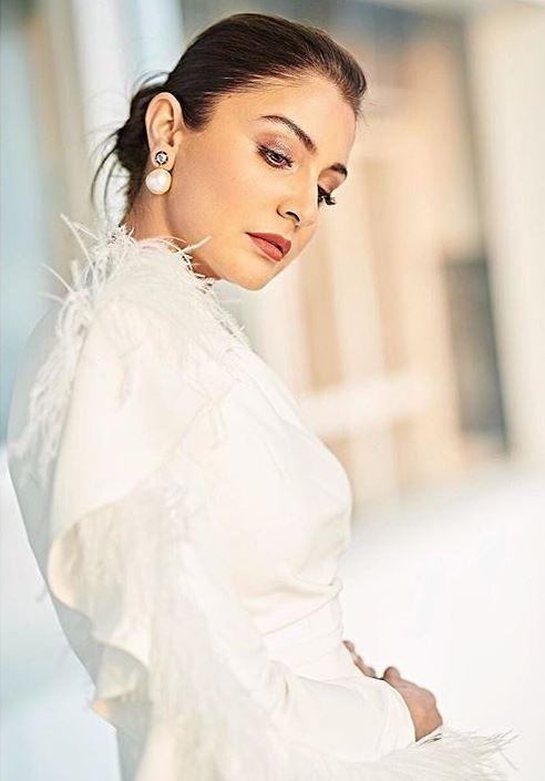 Bollywood Divas Love The Wet Hairdo Bollywood Divas Love The Wet Hairdo