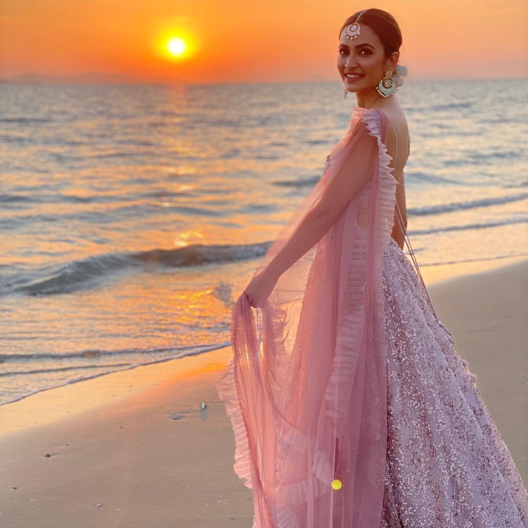 Kriti on sale kharbanda lehenga
