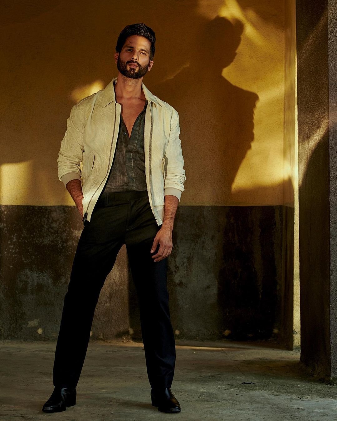 Shahid kapoor sales formal dress