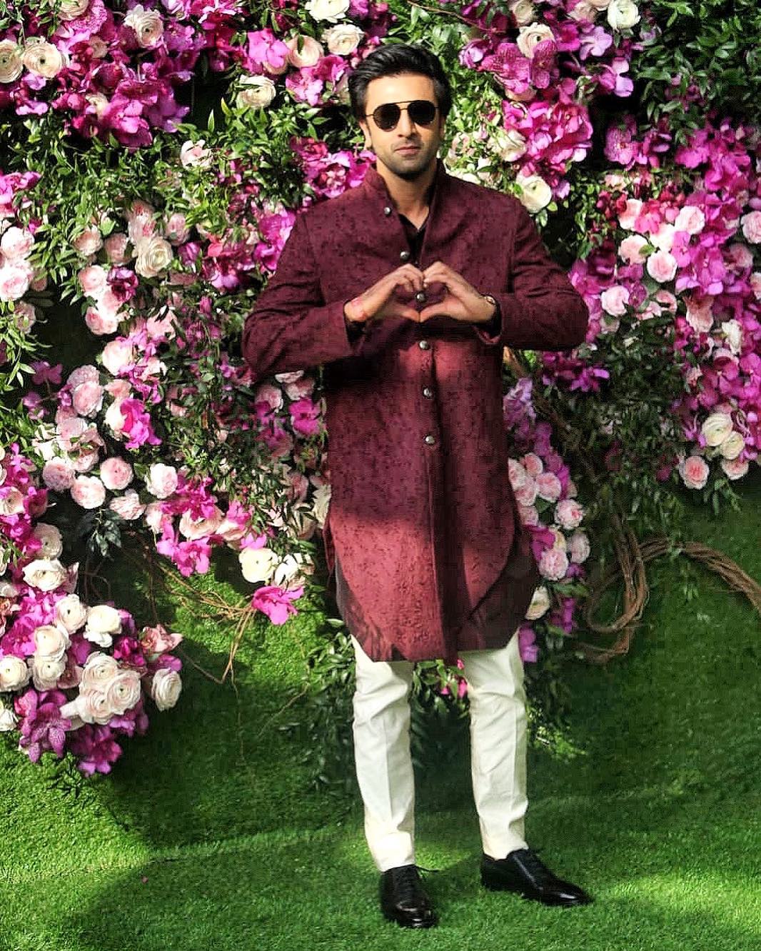 PinkVilla - Ranbir Kapoor looks dapper in casuals as he