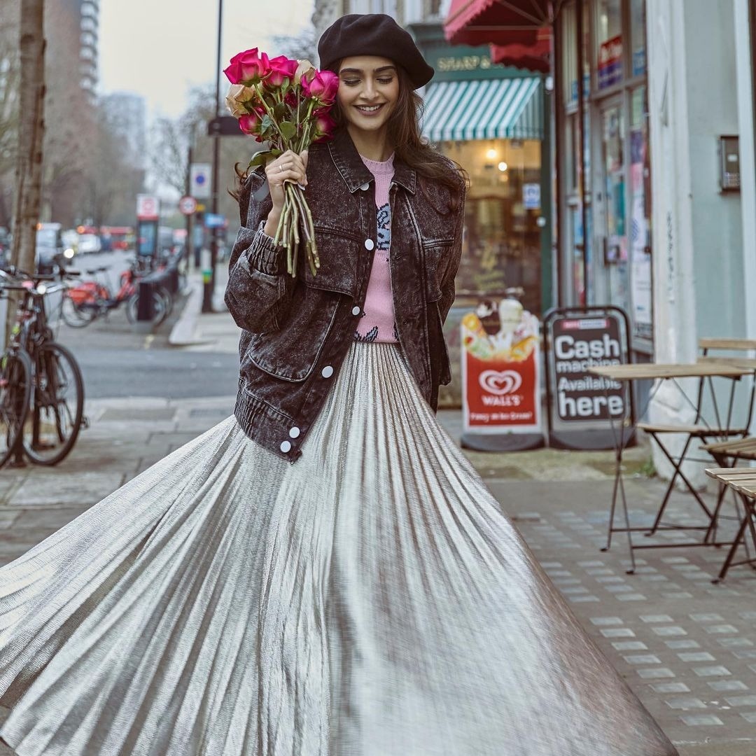 30 Ways To Wear Metallic Skirts 2023  FashionTastycom