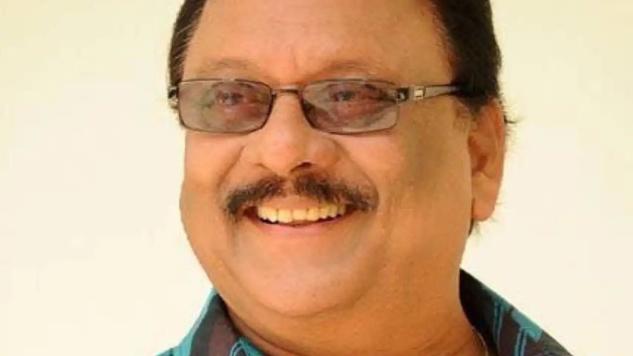 Allu Arjun pays last respects to veteran star Krishnam Raju; Offers condolences to Prabhas PINKVILLA Allu Arjun pays last respects to veteran star Krishnam Raju; Offers condolences to Prabhas PINKVILLA