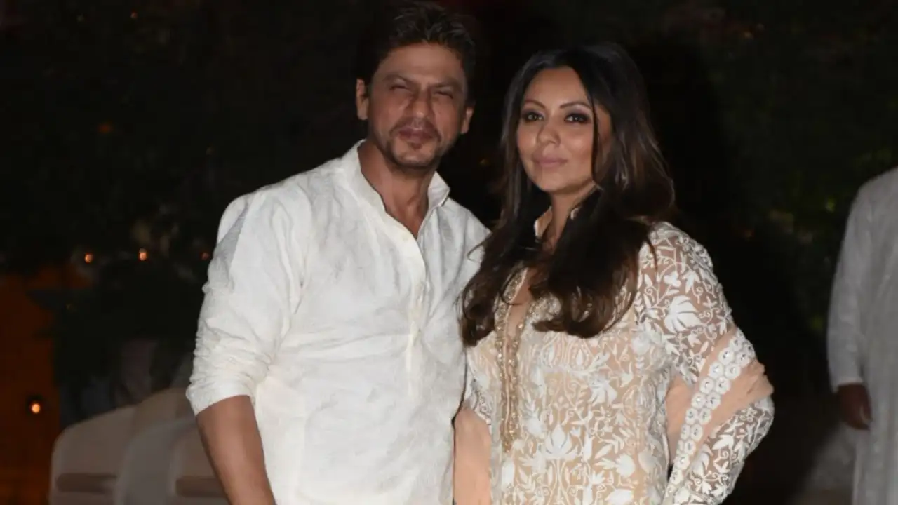 Gauri Khan’s reaction to Shah Rukh Khan’s shirtless picture is proof of their lovely bond 