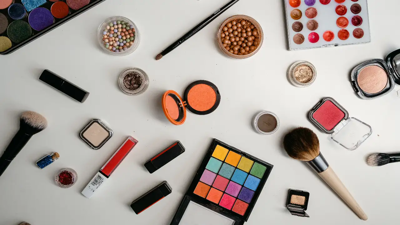 Amazon Great Indian Festival 2022: Ace Perfect Festive Look by Stealing Top-rated Makeup Products at Up to 70% Off Amazon Great Indian Festival 2022: Ace Perfect Festive Look by Stealing Top-rated Makeup Products at Up to 70% Off