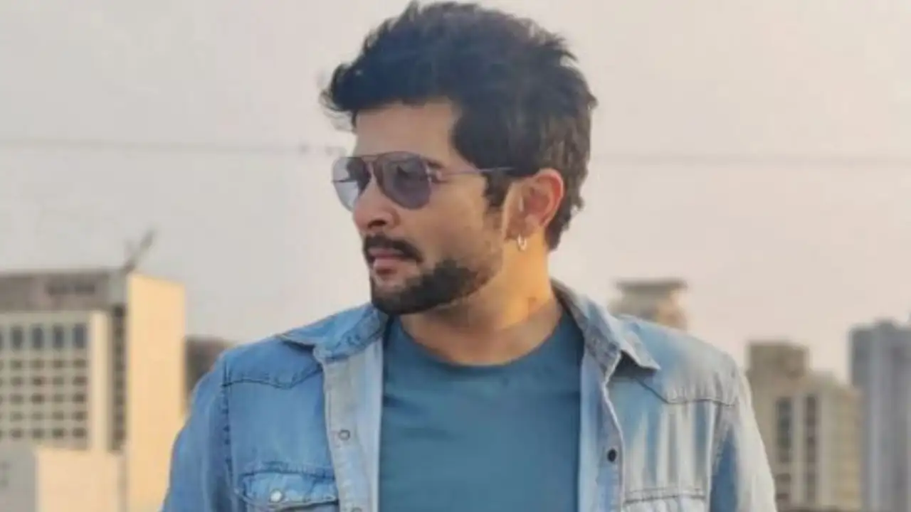 PIC: Raqesh Bapat pens an inspirational poem about life: 'Chaar din ki zindagi hai, bas chain se basar kijiye' PIC: Raqesh Bapat pens an inspirational poem about life: 'Chaar din ki zindagi hai, bas chain se basar kijiye'