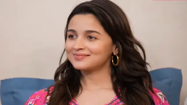 EXCLUSIVE: Alia Bhatt says Brahmastra began with a 'bang' due to Shah Rukh Khan's cameo | PINKVILLA EXCLUSIVE: Alia Bhatt says Brahmastra began with a 'bang' due to Shah Rukh Khan's cameo | PINKVILLA