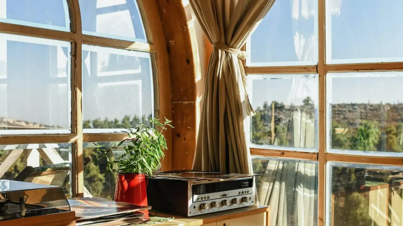 Windows in the bedroom Pexels