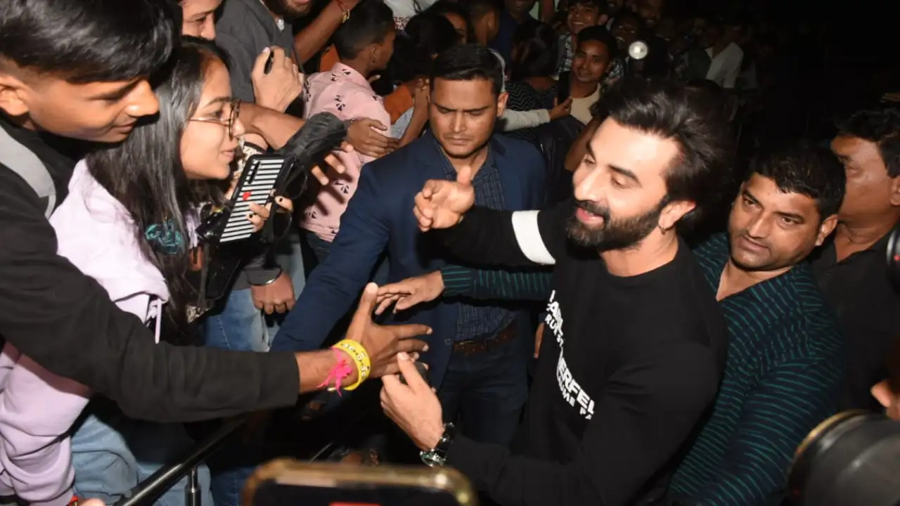 VIDEO: Ranbir Kapoor rushes to help fans who fall down while trying to catch a glimpse of the actor
