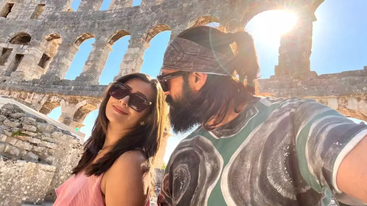 Yash clicks Radhika Pandit pics Yash and Radhika Pandit