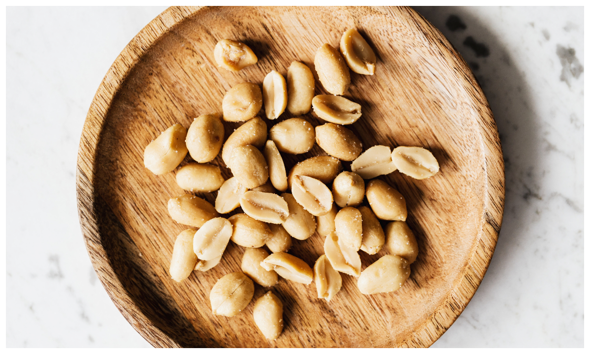 Peanuts: Greatest information to study well being advantages, diet and unintended effects