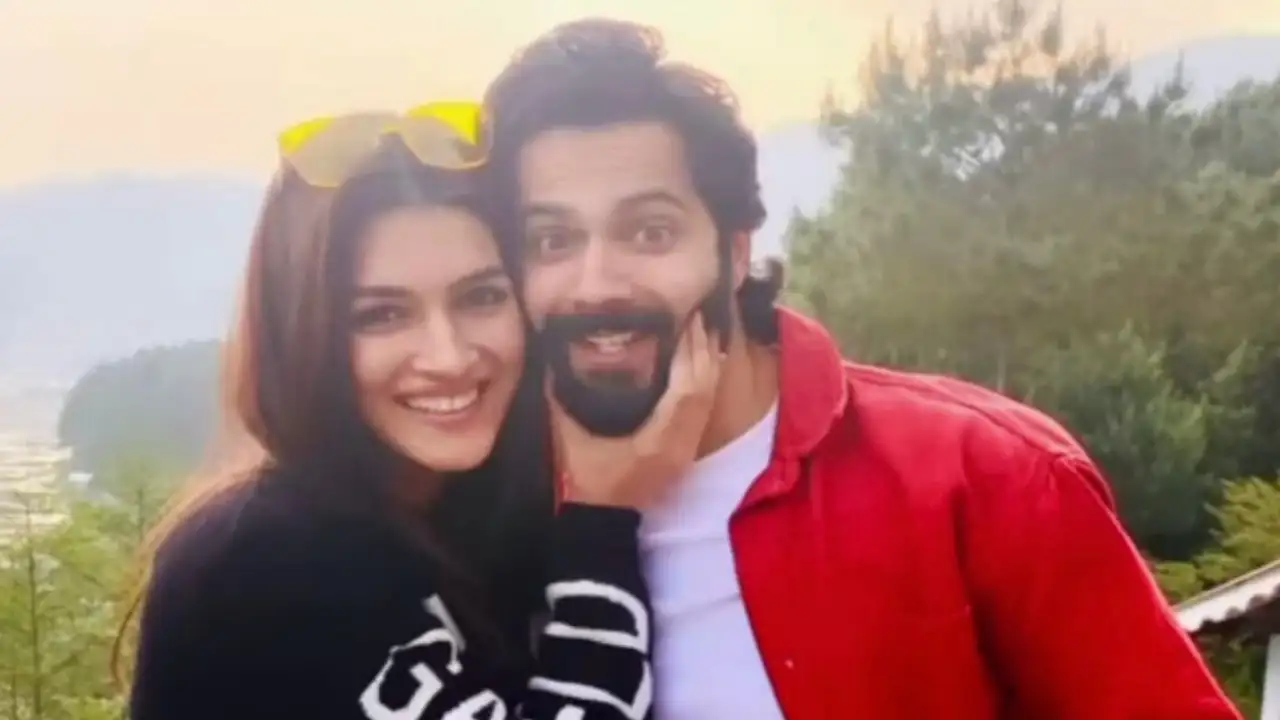 Bhediya marks the second collaboration of Kriti Sanon and Varun Dhawan after Dilwale. Bhediya marks the second collaboration of Kriti Sanon and Varun Dhawan after Dilwale.