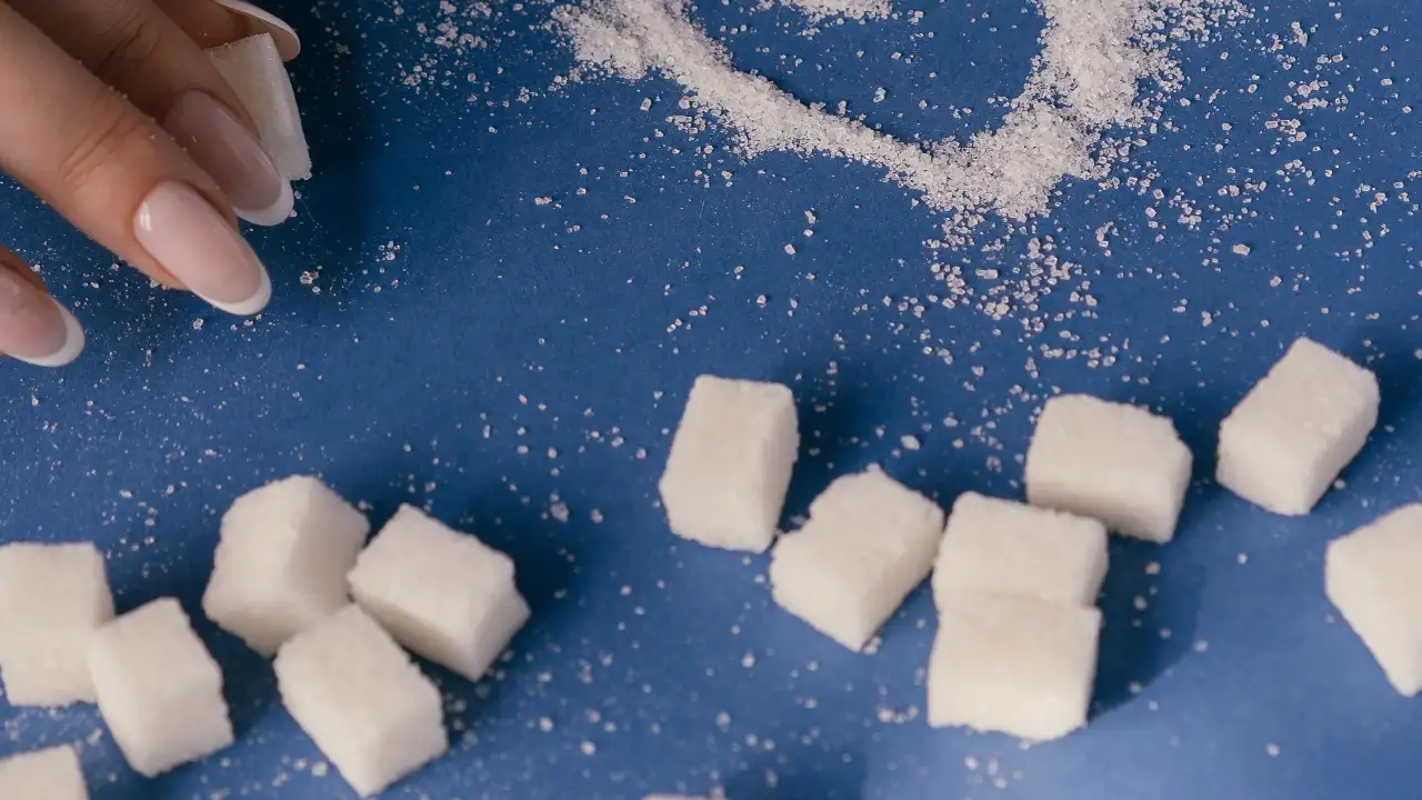 As white sugar is refined so intaking a large amount of it can link to obesity, excess belly fat, diabetes