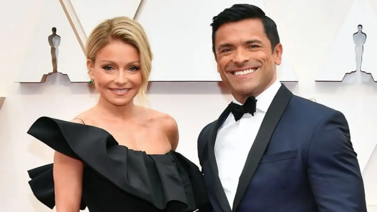 Kelly Ripa reveals she once passed out during sex and woke up in a  hospital! | PINKVILLA