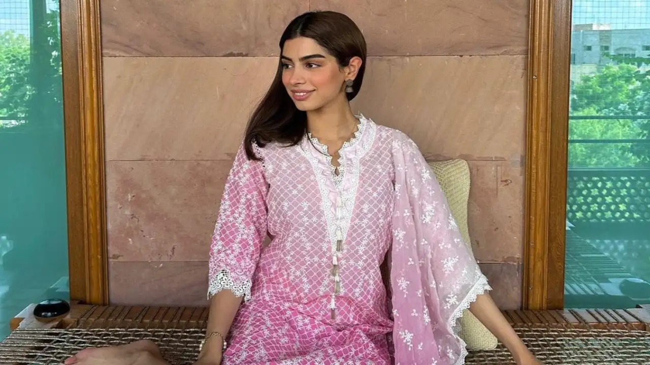 Khushi Kapoor shines bright in pink in new PICS from Rajasthan. Khushi Kapoor shines bright in pink in new PICS from Rajasthan.