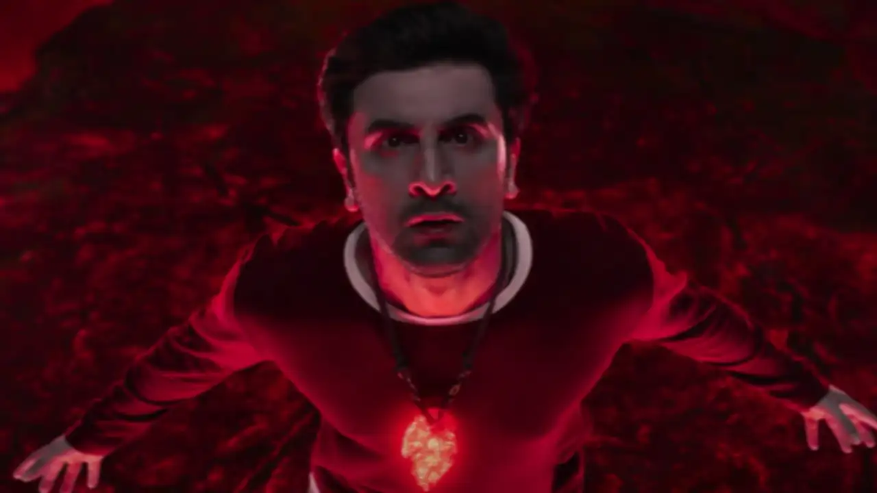 Brahmastra Song Shiva Theme: Ranbir Kapoor unleashes power of his 'Agni Astra' with Alia Bhatt Brahmastra Song Shiva Theme: Ranbir Kapoor unleashes power of his 'Agni Astra' with Alia Bhatt