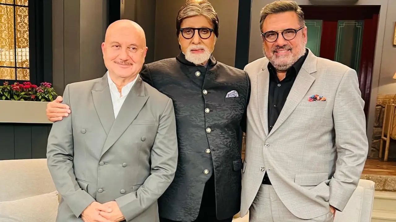 Anupam Kher poses with Uunchai co-stars Amitabh Bachchan, Boman Irani; Says ‘I feel special and lucky…’