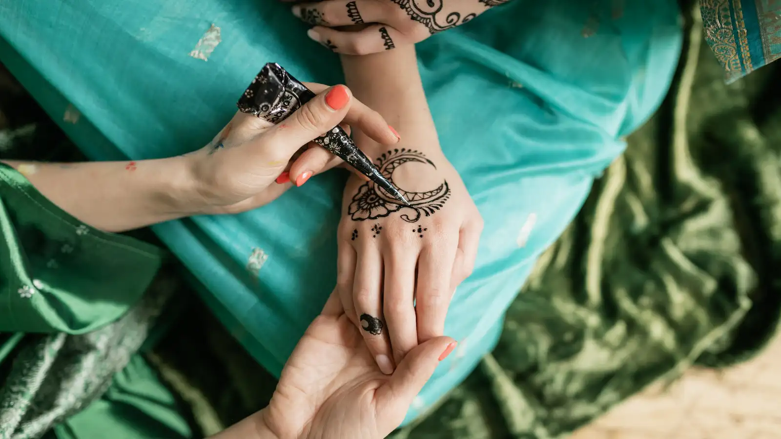 Cardinal rules to bear in mind for making your Mehendi function a huge hit | PINKVILLA Cardinal rules to bear in mind for making your Mehendi function a huge hit | PINKVILLA