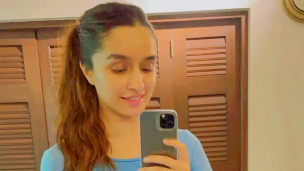 Shraddha Kapoor shares adorable mirror SELFIE as she looks striking in blue on Day 3 of Navratri (Image: Shraddha Kapoor Instagram) Shraddha Kapoor