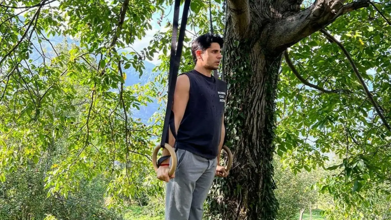 Sidharth Malhotra's work out in his 'nature sponsored' gym