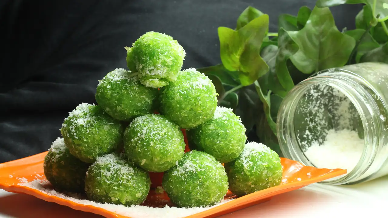 Food is the soul of every Indian festival and Dussehra too certainly calls for a celebratory festive treat. Read on to know the recipes