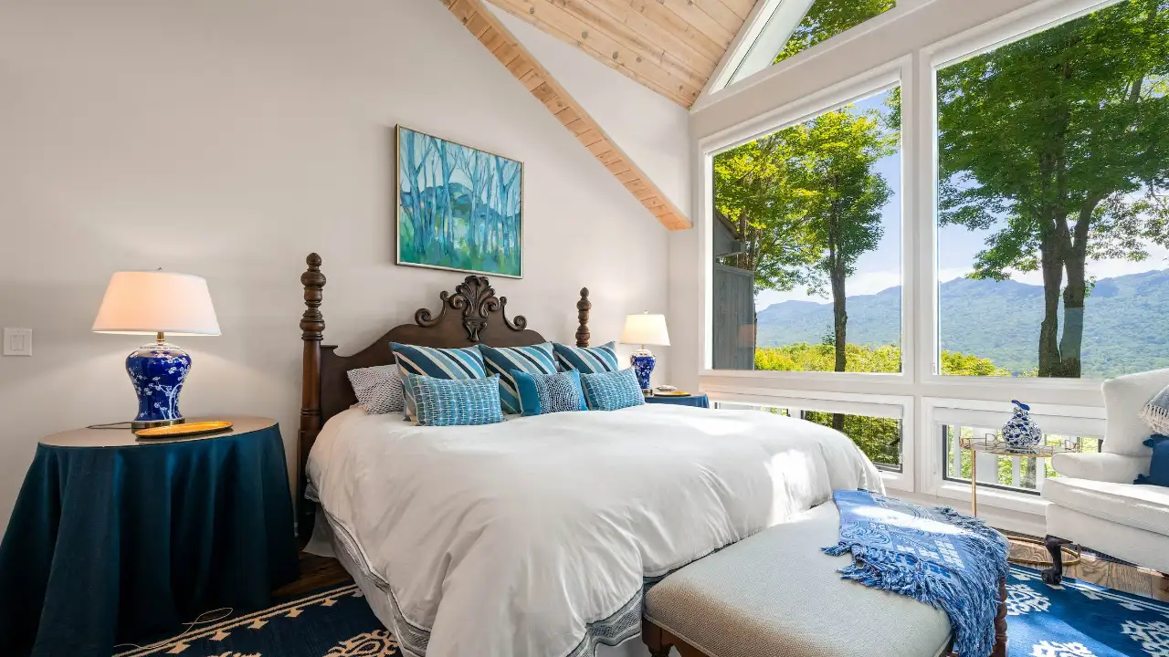 A stunning blue bedroom Pexels