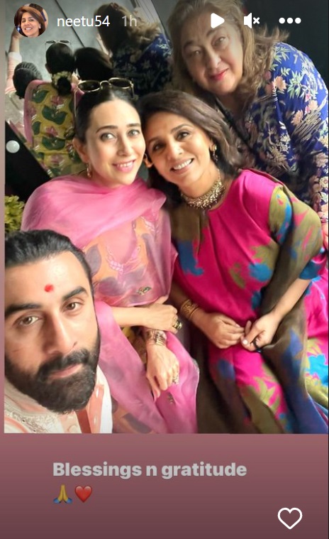 Ranbir with mother and sisters 