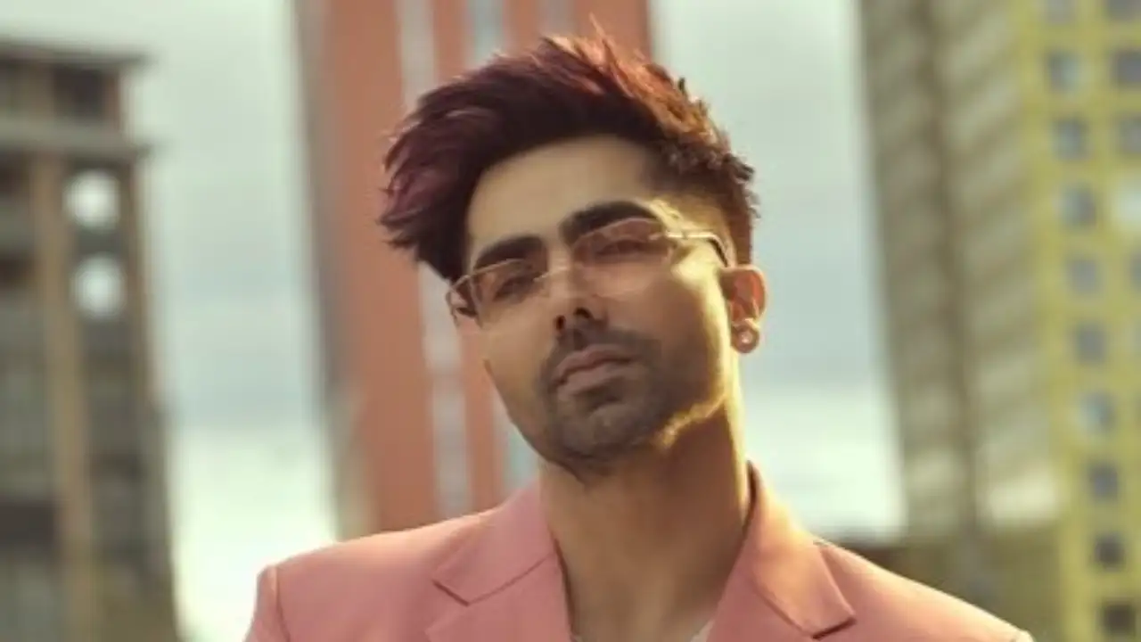 Popular singer-actor Harrdy Sandhu has opened up on how he feels about working in 83 and his expectations with his upcoming film. Popular singer-actor Harrdy Sandhu's Twitter handle