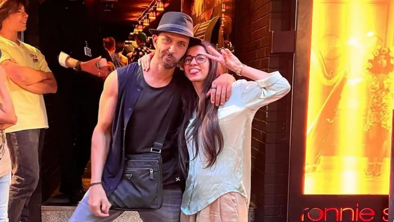 A picture of Hrithik Roshan and Saba Azad from their London trip