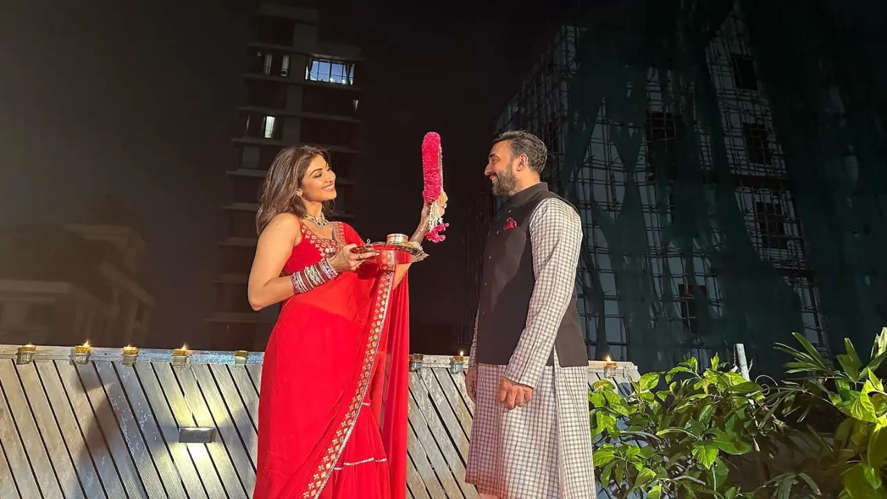 In Picture: Shilpa Shetty celebrates Karwa Chauth with husband Raj Kundra, (Photo Credits: Shilpa Shetty's Twitter handle) Photo Credits: Shilpa Shetty's Twitter handle