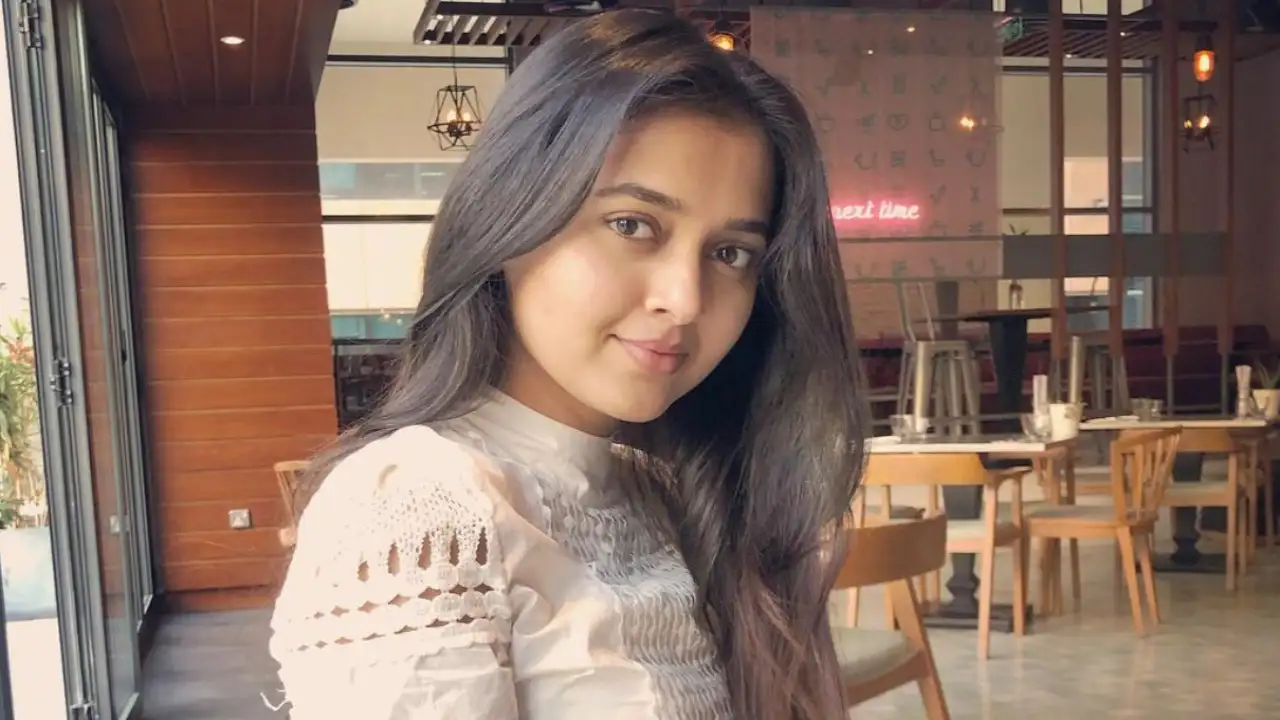 Tejasswi Prakash riding a cycle with balloons is the sweetest thing you will see on Internet today Tejasswi Prakash riding a cycle with balloons is the sweetest thing you will see on Internet today