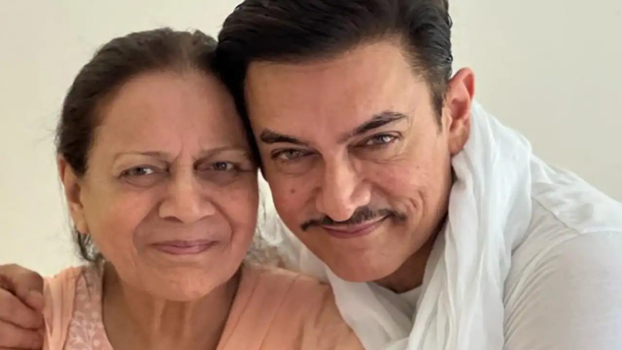 Picture courtesy: Nikhat Hegde Instagram Aamir Khan poses with his mom