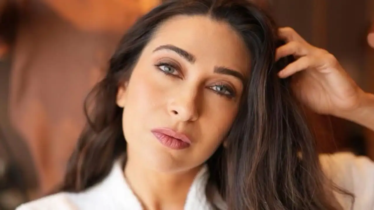 Karisma Kapoor dancing to her song Dil Le Gayi is literally a chef's kiss; WATCH Karisma Kapoor dancing to her song Dil Le Gayi is literally a chef's kiss; WATCH