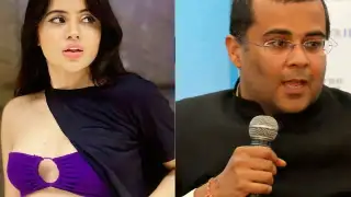 Urfi Javed slams Chetan Bhagat for his derogatory remarks!