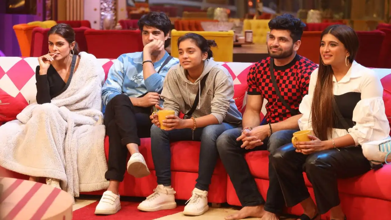 Bigg Boss 16, Day 52: Ex-captains Nimrit Kaur Ahluwalia, Shiv Thakare and  Abdu Rozik compete in captaincy task | PINKVILLA