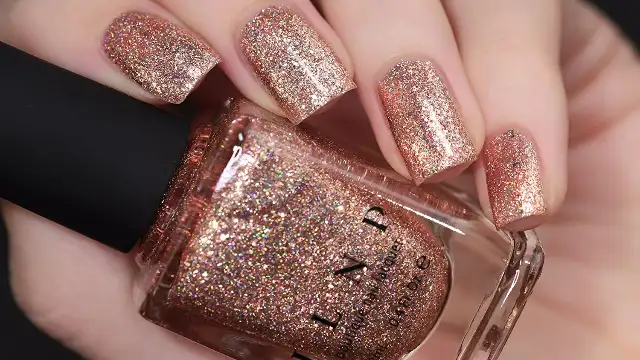 10 Best Holographic Nail Polishes That Exude Bombshell Glitz and Glam | PINKVILLA 10 Best Holographic Nail Polishes That Exude Bombshell Glitz and Glam | PINKVILLA