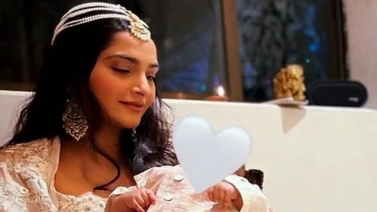 Sonam Kapoor opens up on her pregnancy journey; Says she is breastfeeding son Vayu ‘pretty easily’ Sonam Kapoor opens up on her pregnancy journey; Says she is breastfeeding son Vayu ‘pretty easily’