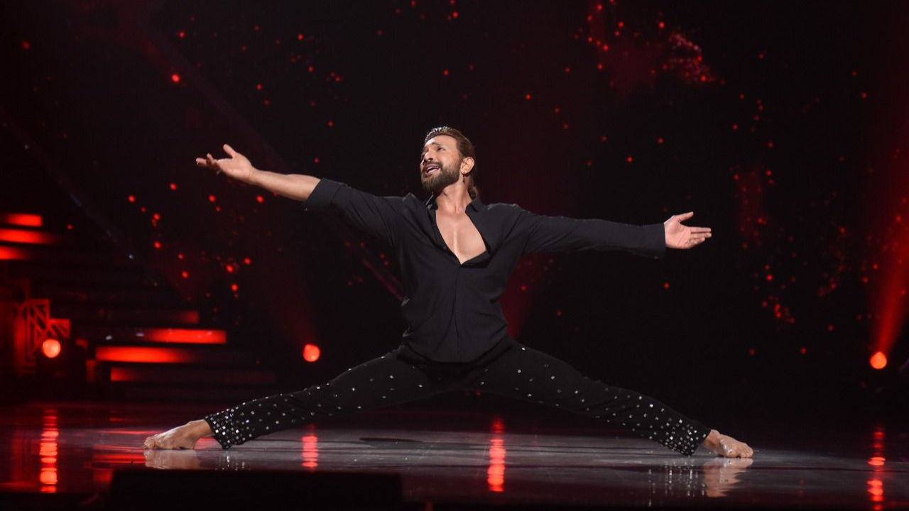 Terence Lewis give a spectacular dance performance
