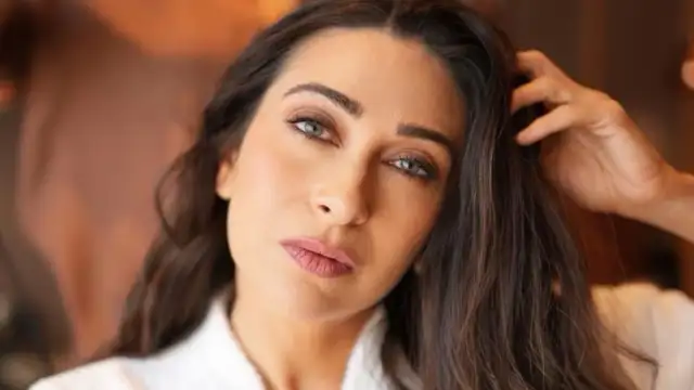 Karisma Kapoor dancing to her song Dil Le Gayi is literally a chef's kiss; WATCH 