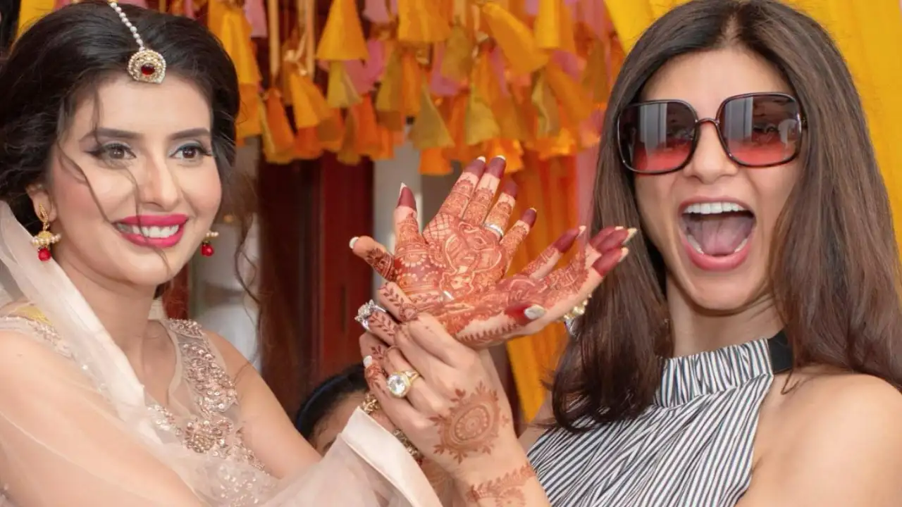 Charu Asopa and Sushmita Sen in a happy moment. (Picture Credit: Charu Asopa Instagram) Charu Asopa, Rajeev Sen, Sushmita Sen, Charu Rajeev divorce