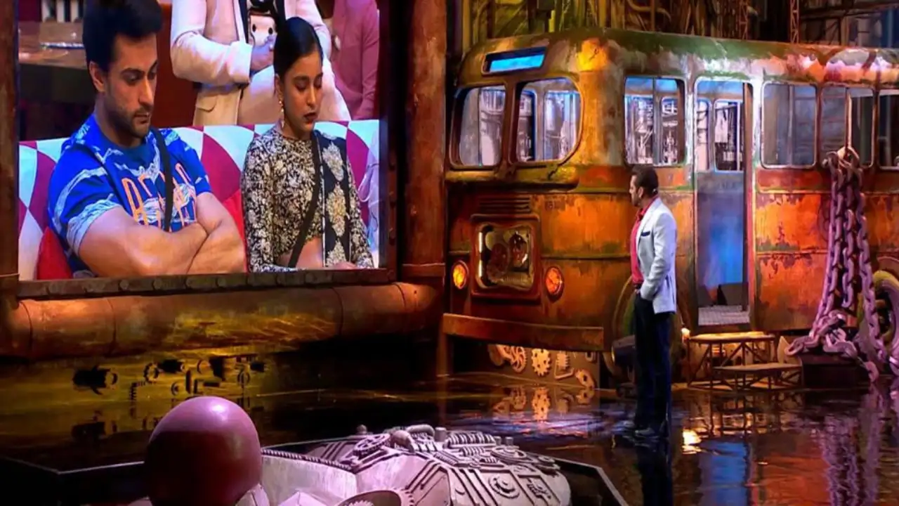 Bigg Boss 16 contestants Shalin Bhanot and Sumbul Touqeer getting schooled by Salman Khan (Image source: Voot) Shalin Bhanot, Sumbul Touqeer and Salman Khan