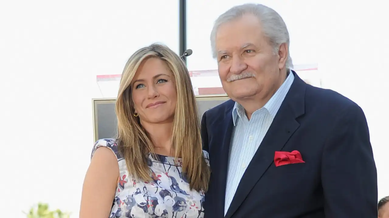 Hollywood actor Jennifer Aniston's father John Aniston passed away at 89. (Image from Getty Images)