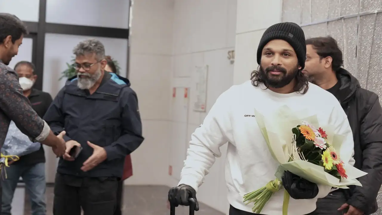 Pushpa: The Rise: Allu Arjun, Rashmika Mandanna and Sukumar reach Russia for the grand release; PICS Pushpa: The Rise: Allu Arjun, Rashmika Mandanna reach Russia for release