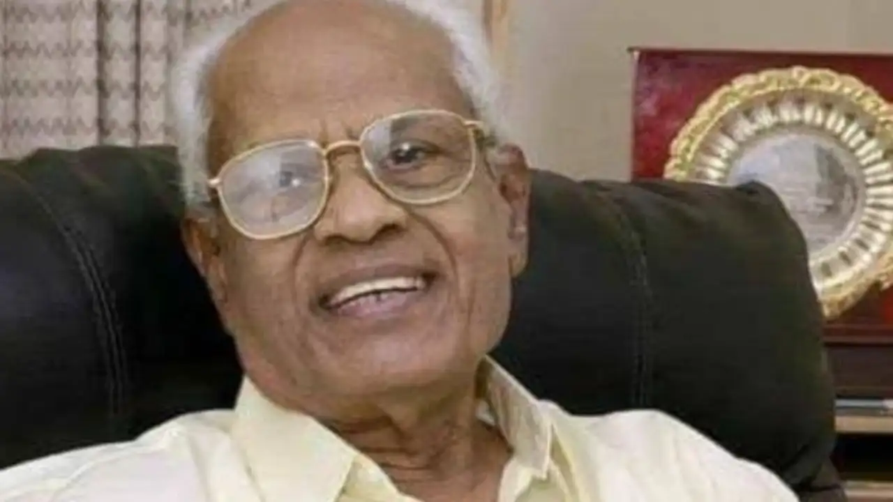 Veteran writer Aaroor Dass passes away Photo Courtesy: (Instagram)