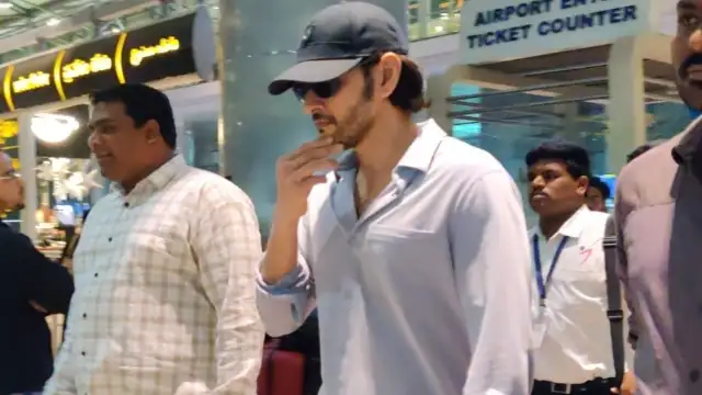 Mahesh Babu arrived in Hyderabad from a foreign tour Mahesh Babu arrived in Hyderabad from a foreign tour