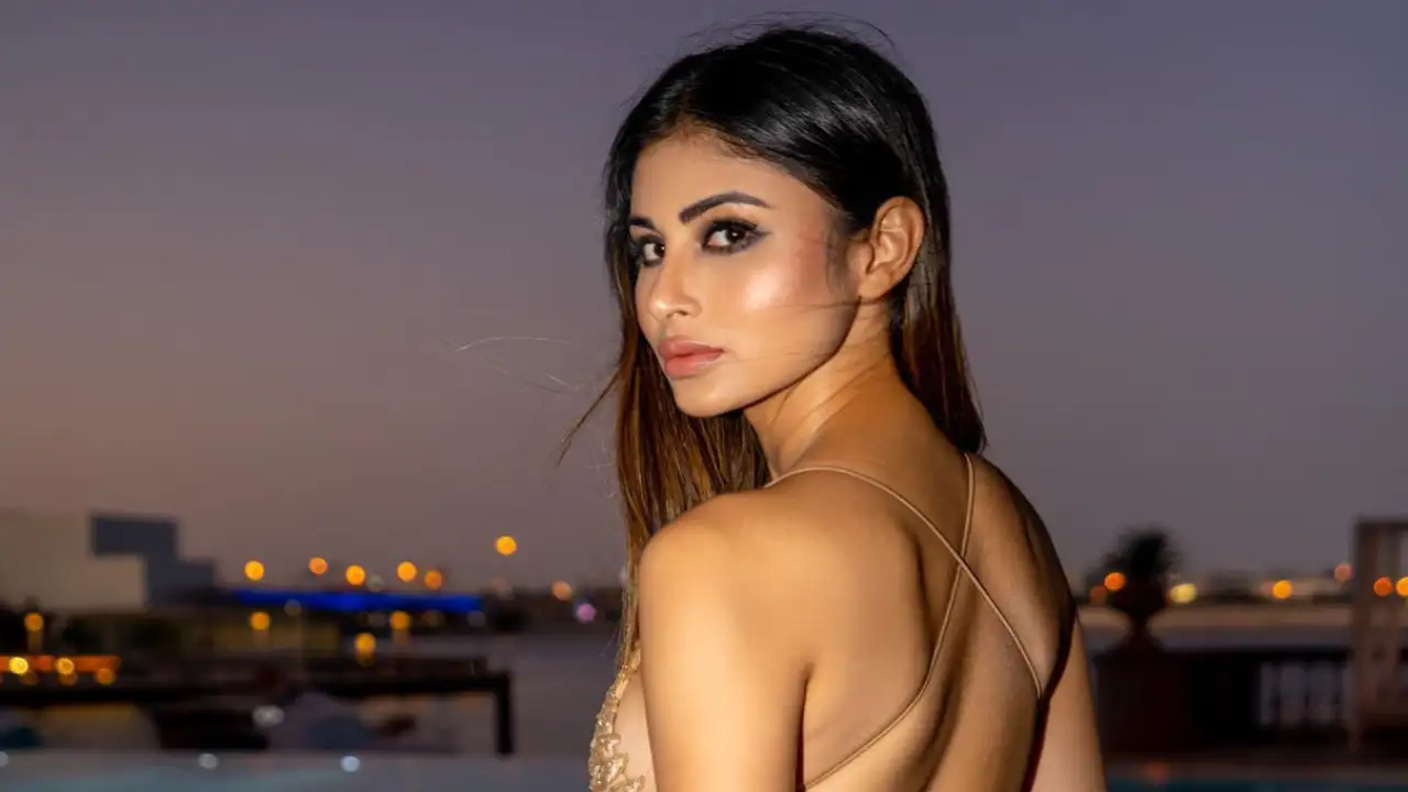 Mouni Roy's Sunday photo dump is all things glam Mouni Roy's Sunday photo dump is all things glam