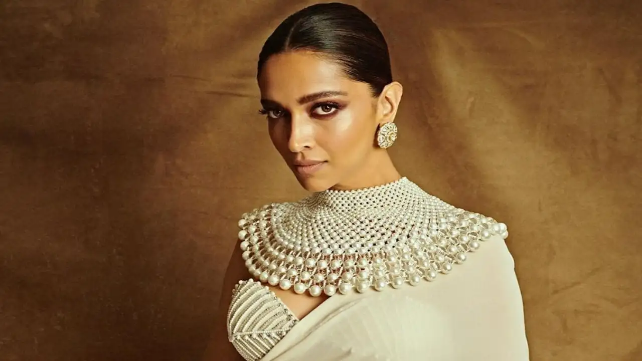 Deepika Padukone unveils the FIFA World Cup trophy at the stadium