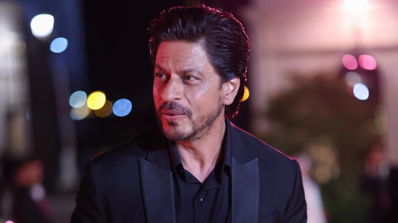 Shah Rukh Khan looking dapper