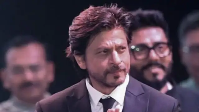 Shah Rukh Khan returns to Mumbai delivering a powerful speech at Kolkata International Festival PINKVILLA